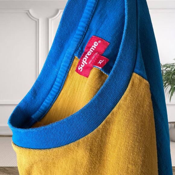 🔥 Supreme Split-Color Logo Tee – Navy & Mustard XL 🔥 - Picture 3 of 4